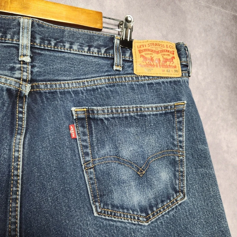 Levis 505 Regular Fit Jeans Mens 42x30 Medium Wash Blue Straight Leg‎ Pants